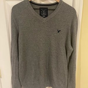 American Eagle Men’s Grey V-Neck Sweater